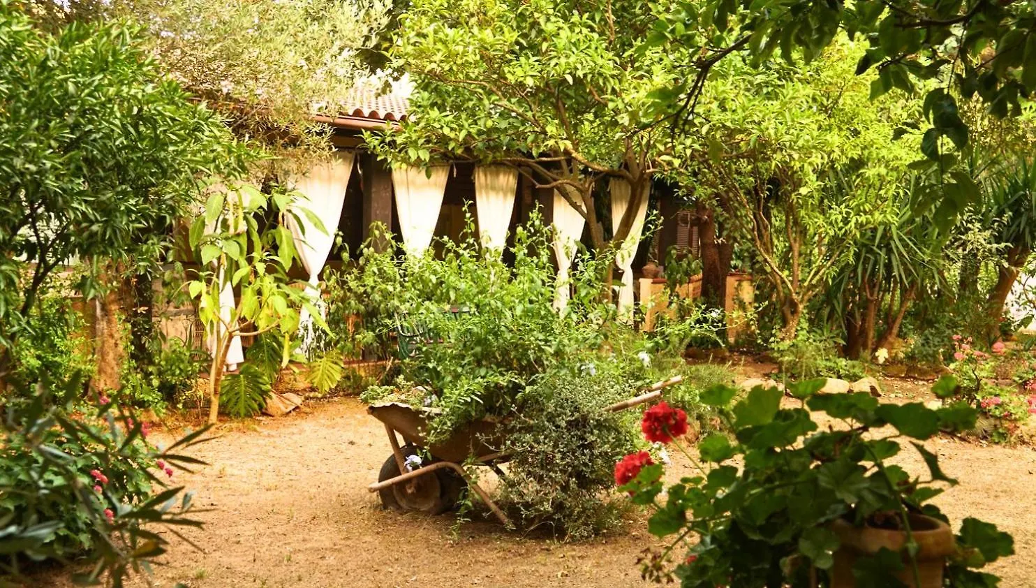 Villa Gisa Domus De Maria 0*,